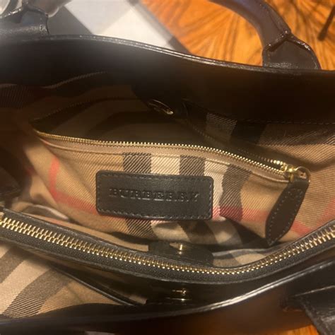 90 BURBERRY MD BANNER BLACK LEATHER CHECK 